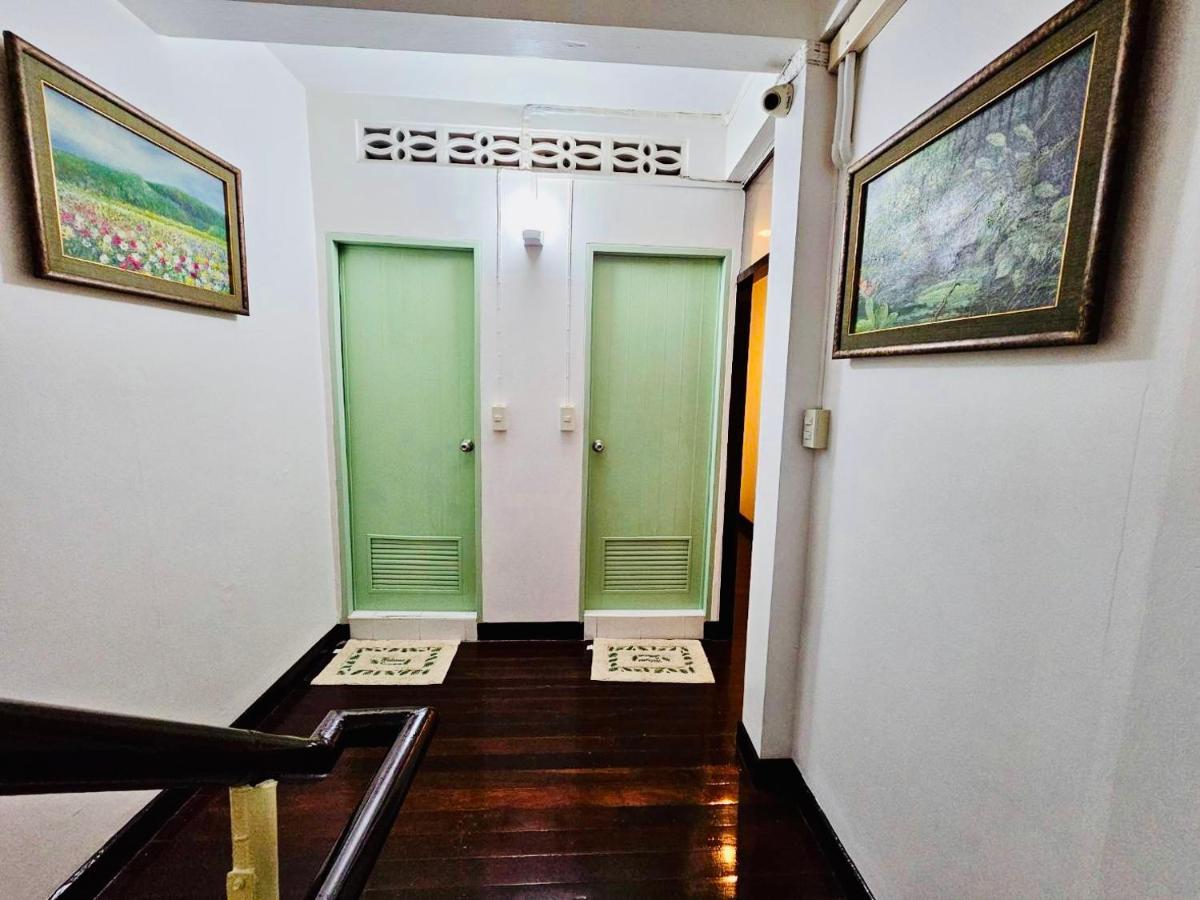 Ree House@Soi Cowboy-Asoke Bts-Mrt Hotell Bangkok Exteriör bild