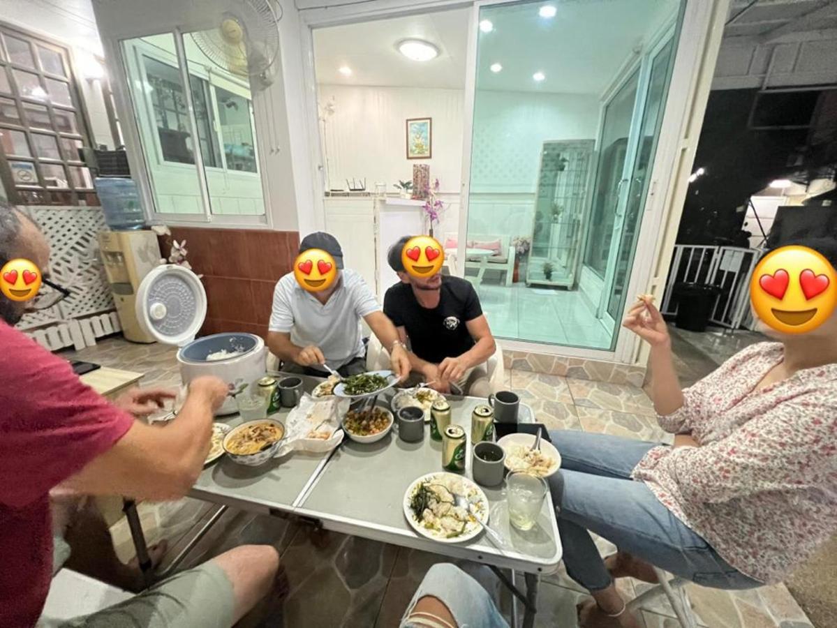 Ree House@Soi Cowboy-Asoke Bts-Mrt Hotell Bangkok Exteriör bild