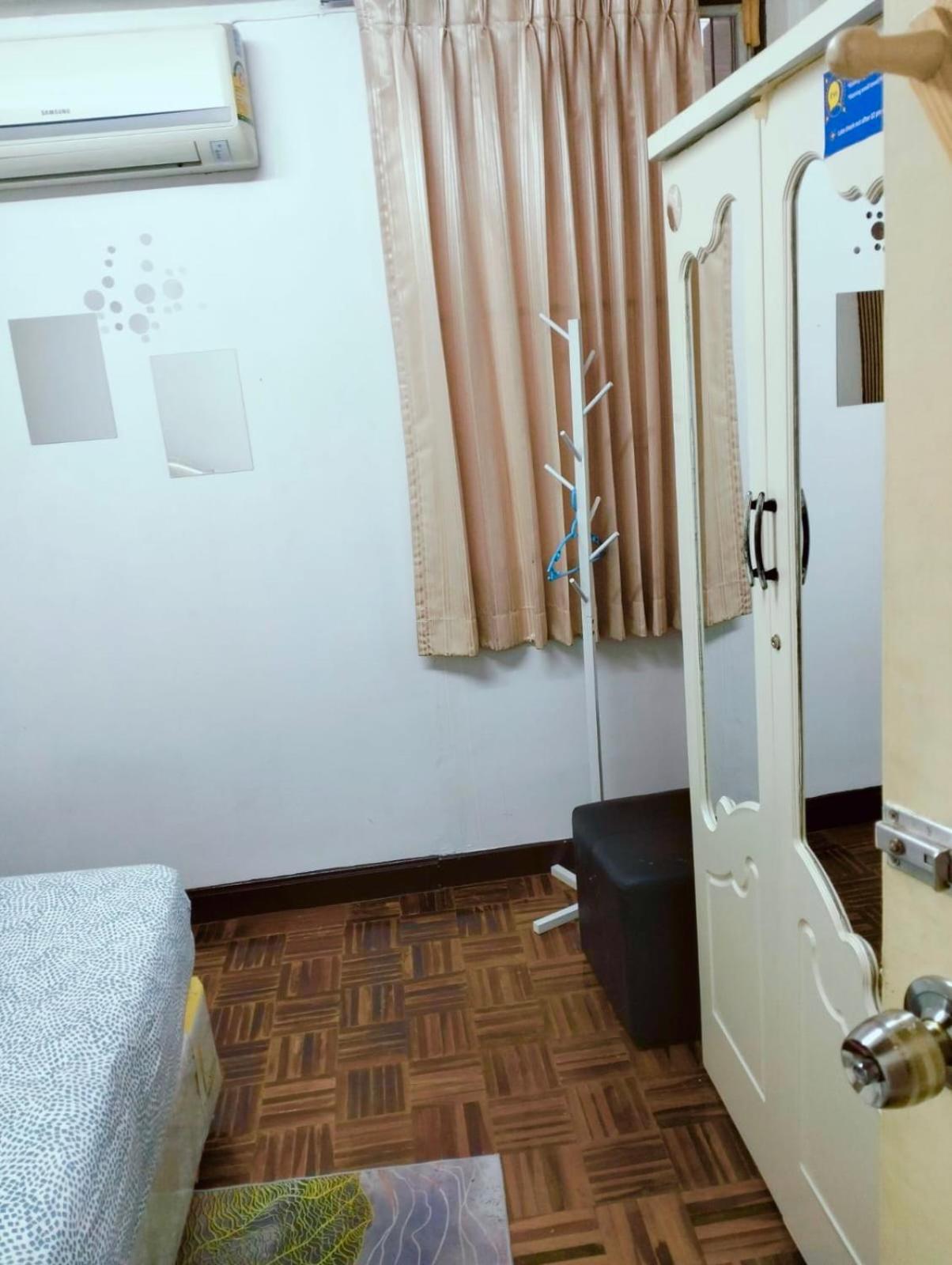Ree House@Soi Cowboy-Asoke Bts-Mrt Hotell Bangkok Exteriör bild